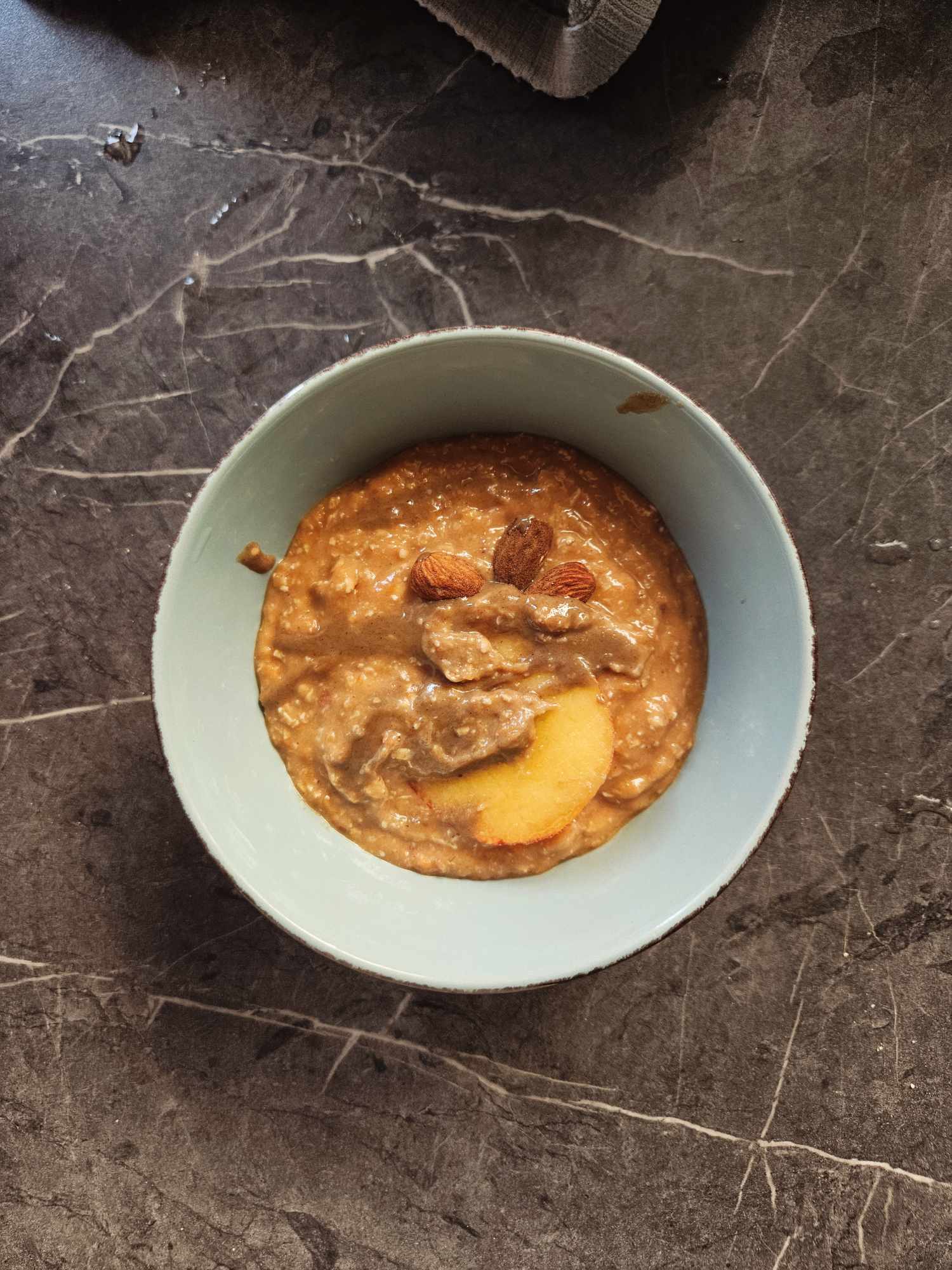 Smoothie bowl βερίκοκο, αμύγδαλο και βανίλια