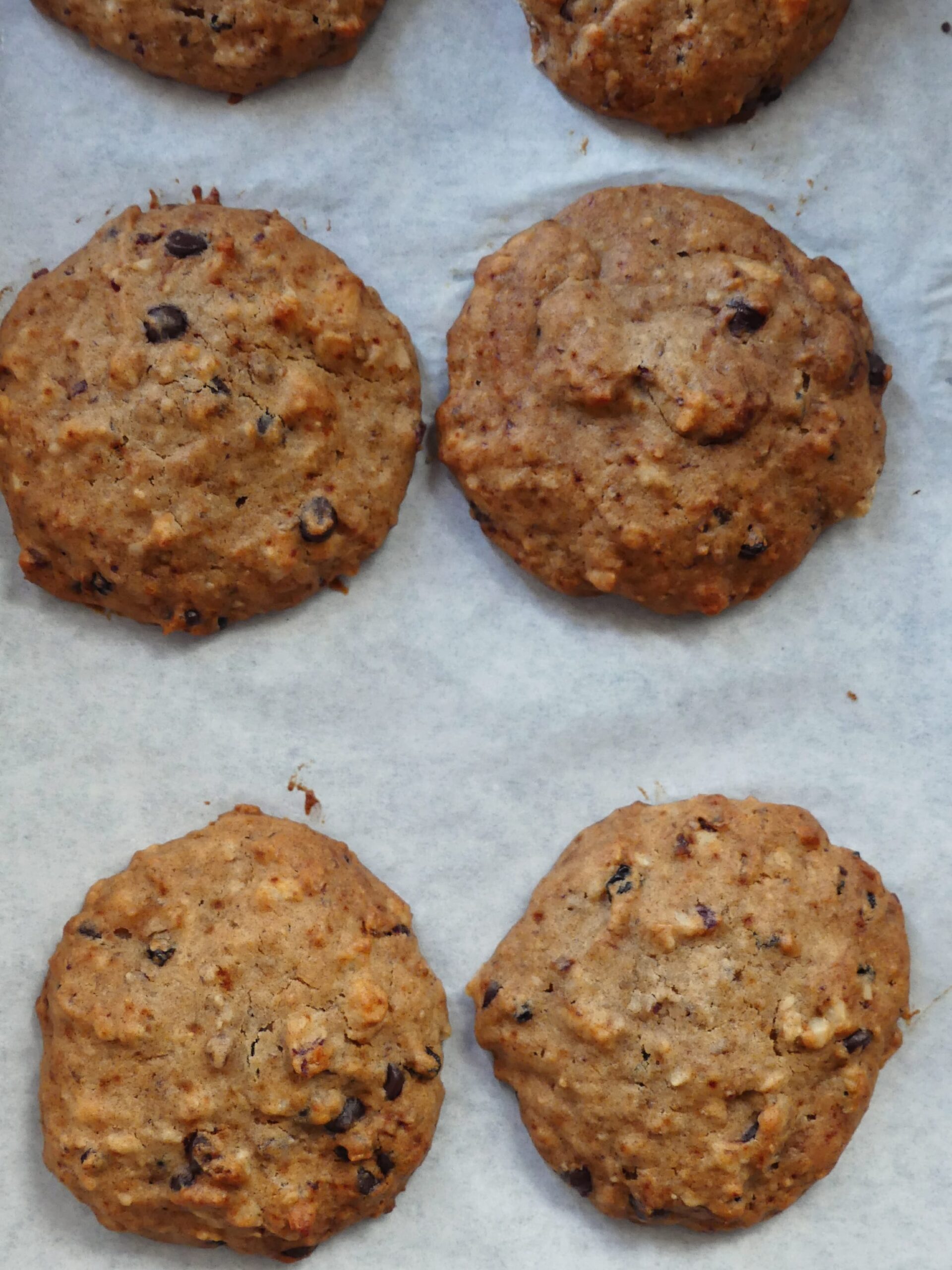 Soft cookies με χουρμάδες, σοκολάτα και αμύγδαλα