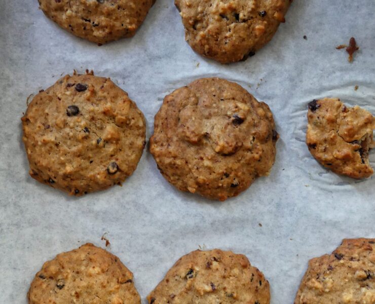 Soft cookies με χουρμάδες, σοκολάτα και αμύγδαλα